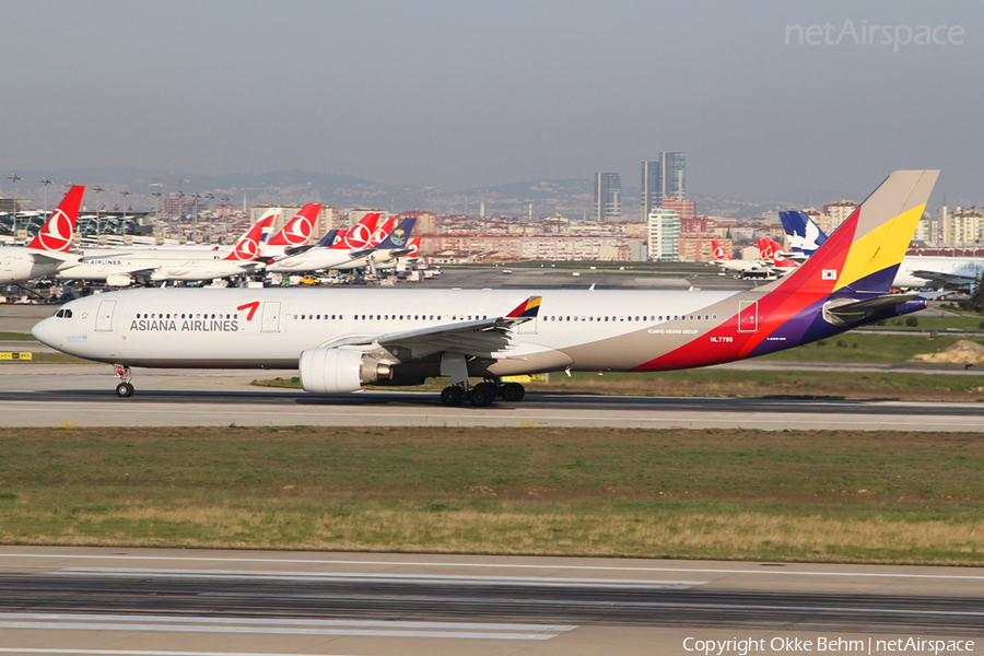 Asiana Airlines Airbus A330-323X (HL7795) | Photo 43775