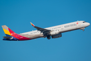 Asiana Airlines Airbus A321-231 (HL8004) at  Seoul - Incheon International, South Korea