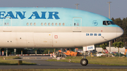 Korean Air Boeing 777-3B5(ER) (HL8006) at  Frankfurt am Main, Germany