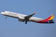 Asiana Airlines Airbus A321-231 (HL8038) at  Seoul - Incheon International, South Korea