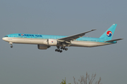 Korean Air Boeing 777-3B5(ER) (HL8041) at  Seoul - Incheon International, South Korea