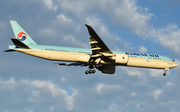 Korean Air Boeing 777-3B5(ER) (HL8042) at  Dallas/Ft. Worth - International, United States