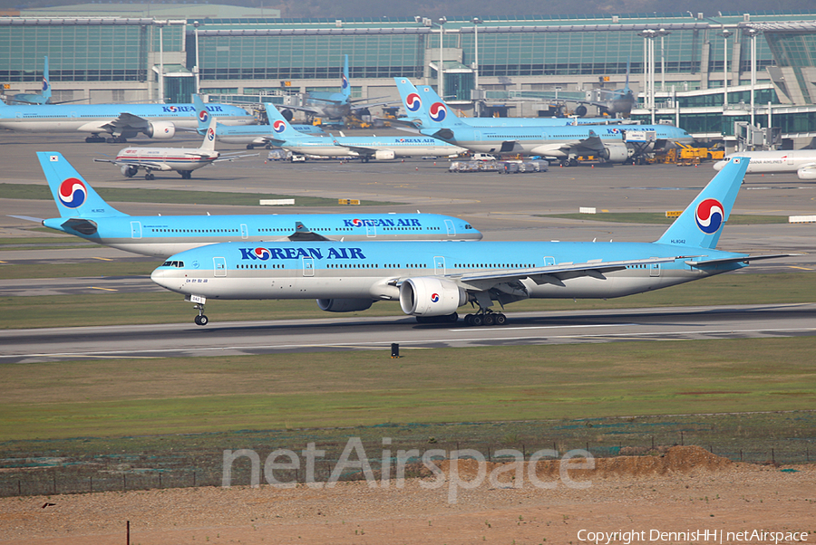 Korean Air Boeing 777-3B5(ER) (HL8042) | Photo 372458