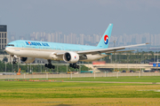 Korean Air Boeing 777-3B5(ER) (HL8042) at  Seoul - Incheon International, South Korea