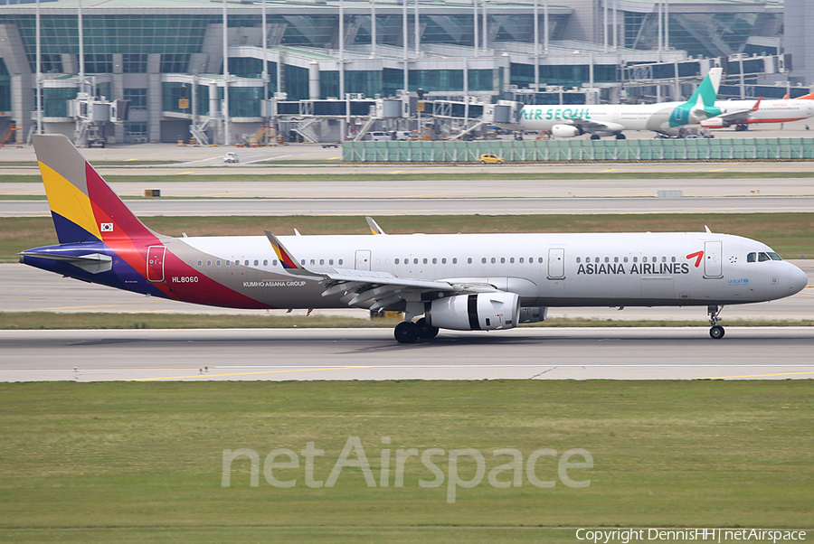 Asiana Airlines Airbus A321-231 (HL8060) | Photo 331034
