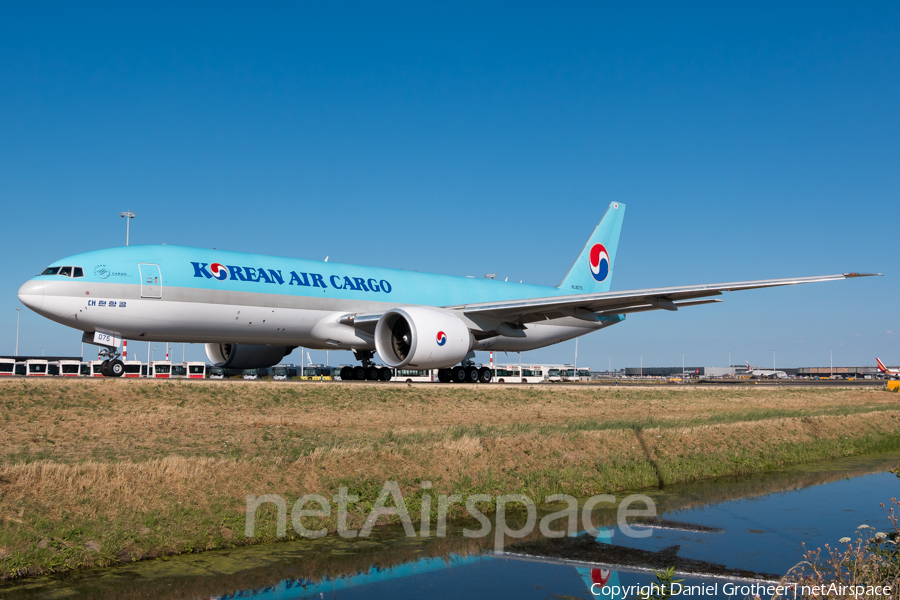 Korean Air Cargo Boeing 777-FEZ (HL8075) | Photo 256244