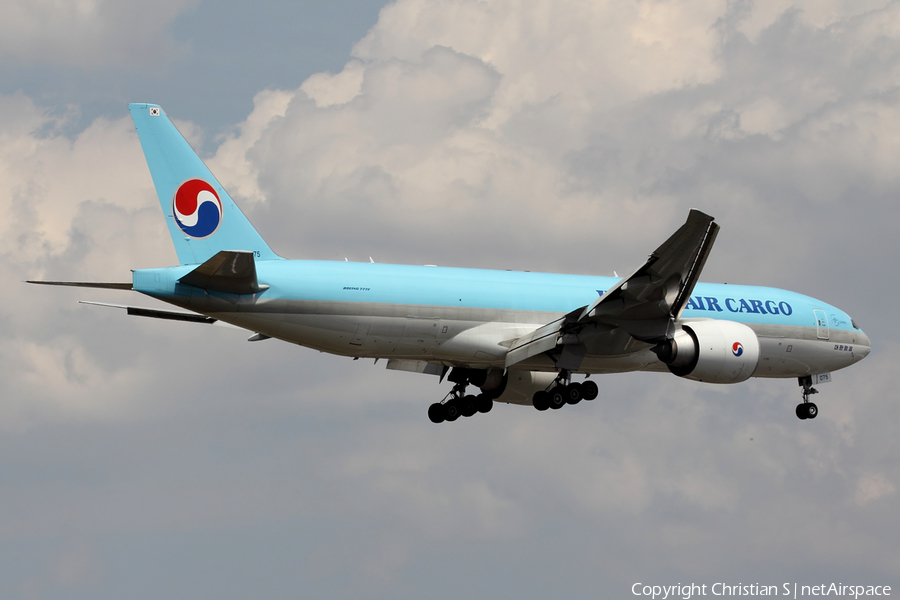 Korean Air Cargo Boeing 777-FEZ (HL8075) | Photo 339596