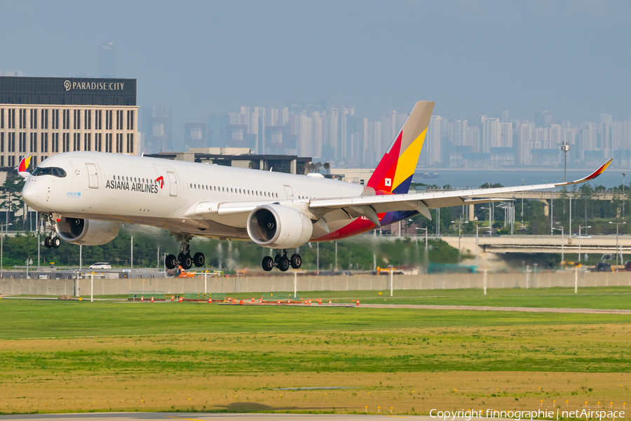 Asiana Airlines Airbus A350-941 (HL8079) | Photo 520430
