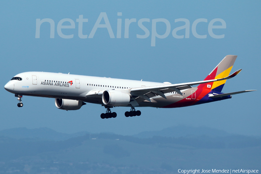 Asiana Airlines Airbus A350-941 (HL8079) | Photo 314806