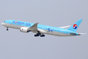 Korean Air Boeing 787-9 Dreamliner (HL8081) at  Seoul - Incheon International, South Korea