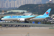 Korean Air Boeing 787-9 Dreamliner (HL8084) at  Seoul - Incheon International, South Korea