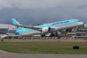 Korean Air Boeing 787-9 Dreamliner (HL8084) at  Vancouver - International, Canada