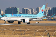 Korean Air Airbus A220-300 (HL8092) at  Gimpo - International, South Korea