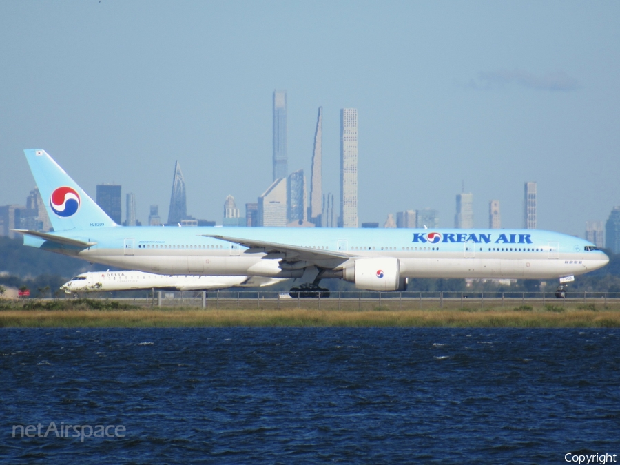 Korean Air Boeing 777-3B5(ER) (HL8209) | Photo 583764
