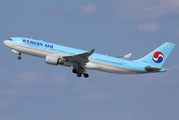 Korean Air Airbus A330-223 (HL8211) at  Seoul - Incheon International, South Korea