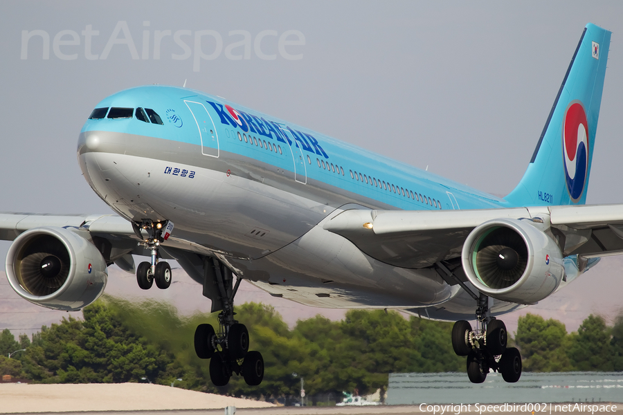 Korean Air Airbus A330-223 (HL8211) | Photo 24353
