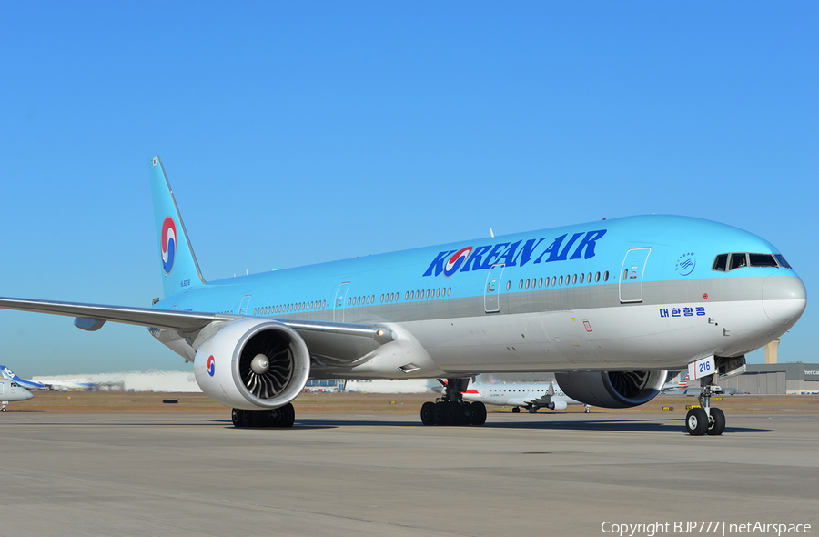 Korean Air Boeing 777-3B5(ER) (HL8216) | Photo 195674