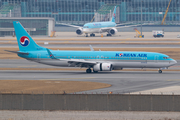 Korean Air Boeing 737-9B5(ER) (HL8221) at  Seoul - Incheon International, South Korea