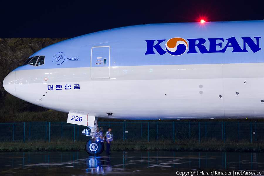 Korean Air Cargo Boeing 777-FB5 (HL8226) | Photo 294113