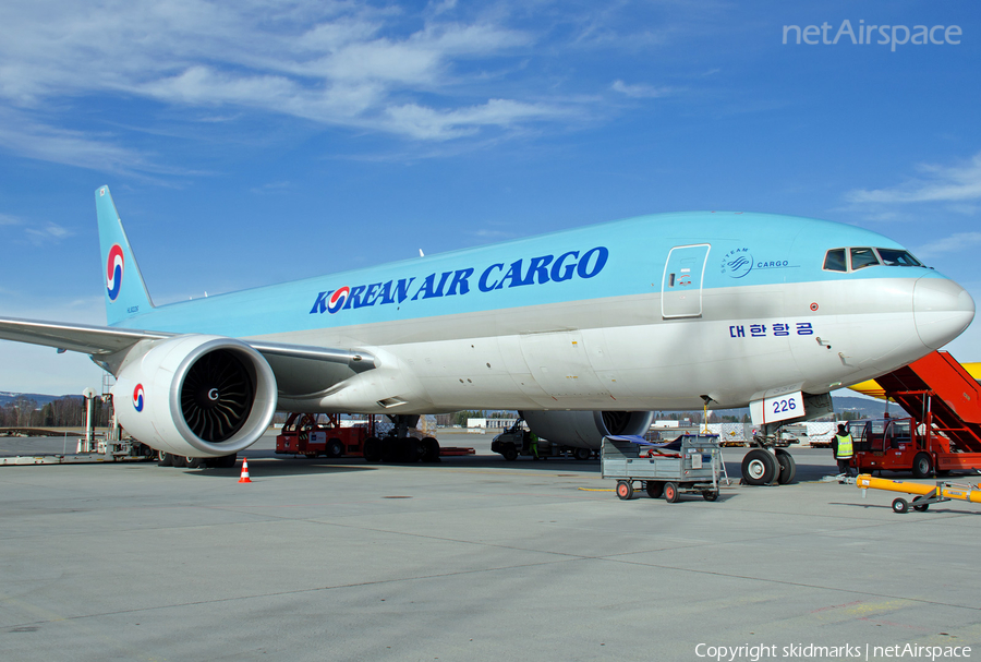 Korean Air Cargo Boeing 777-FB5 (HL8226) | Photo 42824