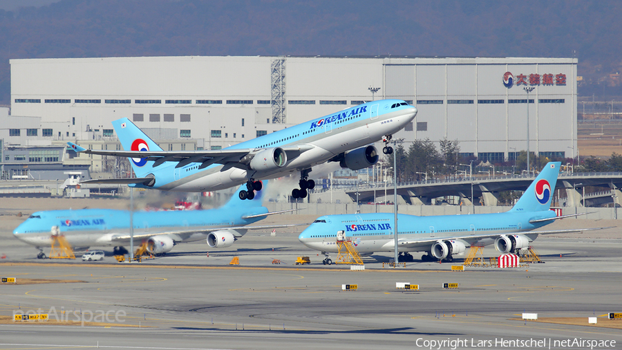 Korean Air Airbus A330-223 (HL8228) | Photo 200365