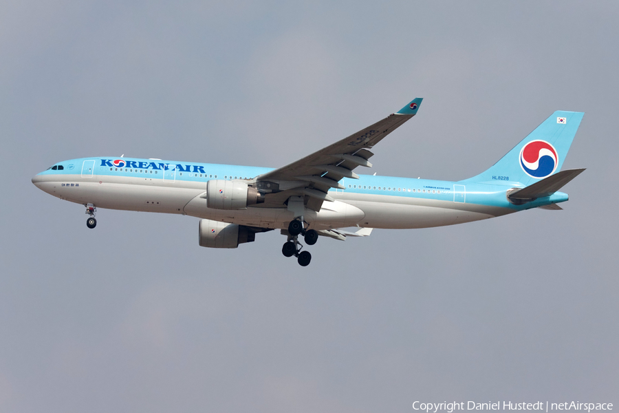 Korean Air Airbus A330-223 (HL8228) | Photo 644069