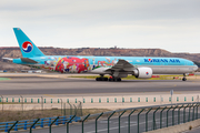 Korean Air Boeing 777-3B5(ER) (HL8250) at  Madrid - Barajas, Spain