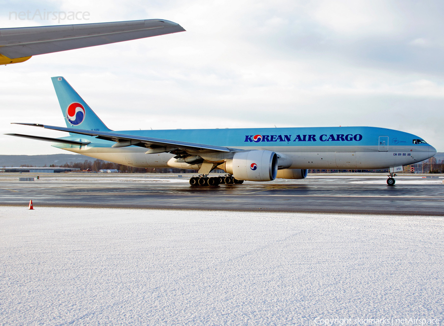 Korean Air Cargo Boeing 777-FB5 (HL8251) | Photo 63251