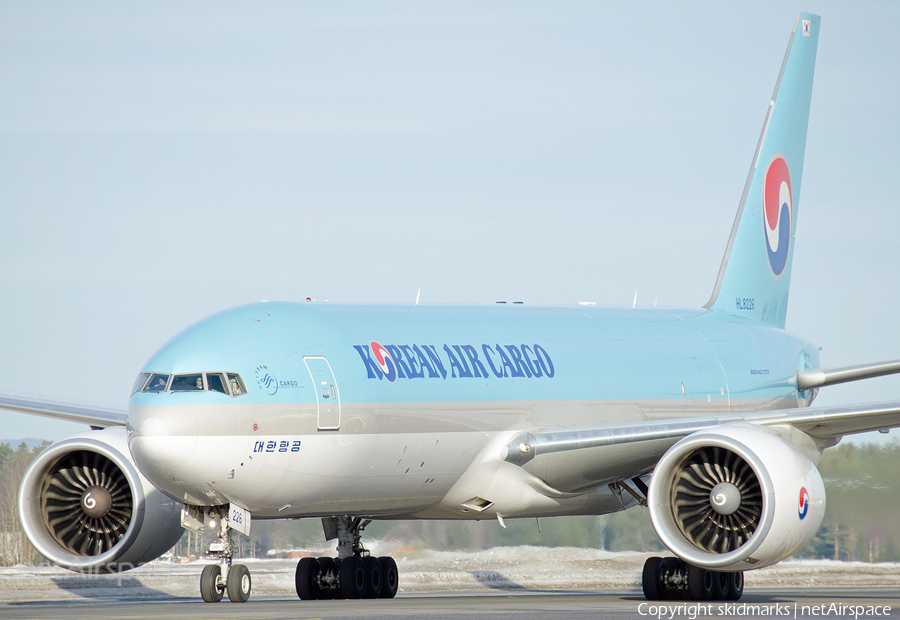 Korean Air Cargo Boeing 777-FB5 (HL8251) | Photo 70027