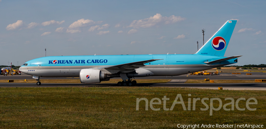 Korean Air Cargo Boeing 777-FB5 (HL8252) | Photo 677464