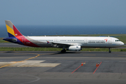 Asiana Airlines Airbus A321-231 (HL8256) at  Jeju International, South Korea