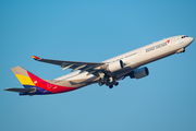 Asiana Airlines Airbus A330-323E (HL8259) at  Seoul - Incheon International, South Korea