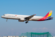 Asiana Airlines Airbus A321-231 (HL8265) at  Gimpo - International, South Korea
