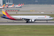 Asiana Airlines Airbus A321-231 (HL8265) at  Seoul - Incheon International, South Korea