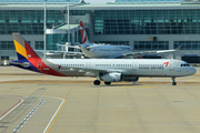 Asiana Airlines Airbus A321-231 (HL8266) at  Seoul - Incheon International, South Korea