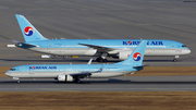 Korean Air Boeing 737-9B5(ER) (HL8272) at  Seoul - Incheon International, South Korea