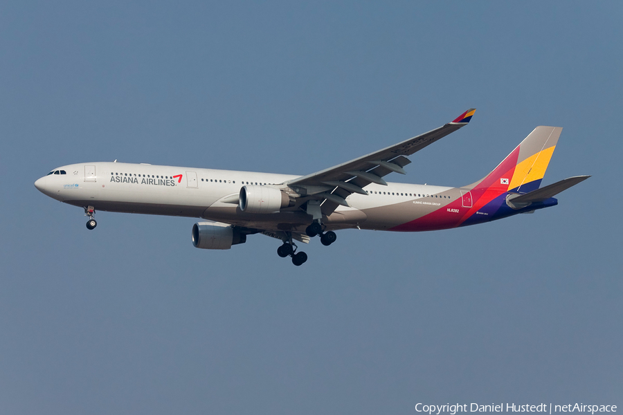 Asiana Airlines Airbus A330-323 (HL8282) | Photo 644077