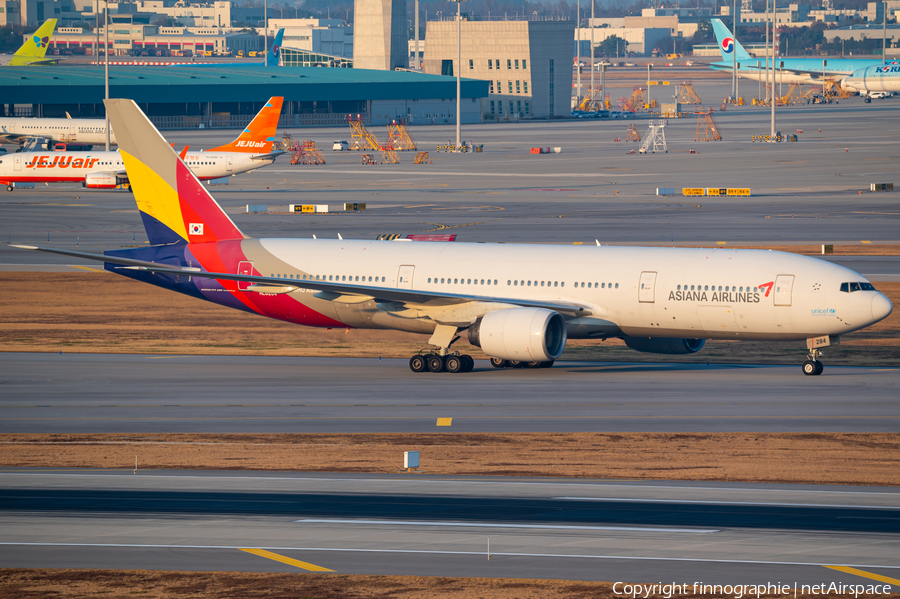 Asiana Airlines Boeing 777-28E(ER) (HL8284) | Photo 600551