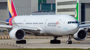 Asiana Airlines Boeing 777-28E(ER) (HL8284) at  Taipei - Taoyuan, Taiwan
