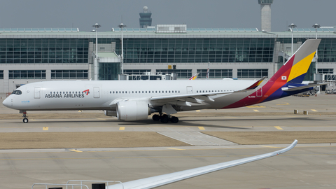 Asiana Airlines Airbus A350-941 (HL8360) at  Seoul - Incheon International, South Korea