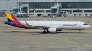 Asiana Airlines Airbus A321-251NX (HL8398) at  Seoul - Incheon International, South Korea