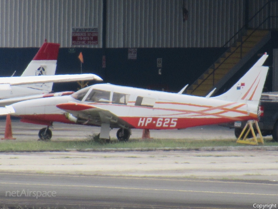 (Private) Piper PA-34-200 Seneca I (HP-625) | Photo 502686