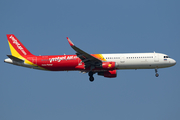 Thai VietJet Air Airbus A321-211 (HS-VKG) at  Bangkok - Suvarnabhumi International, Thailand