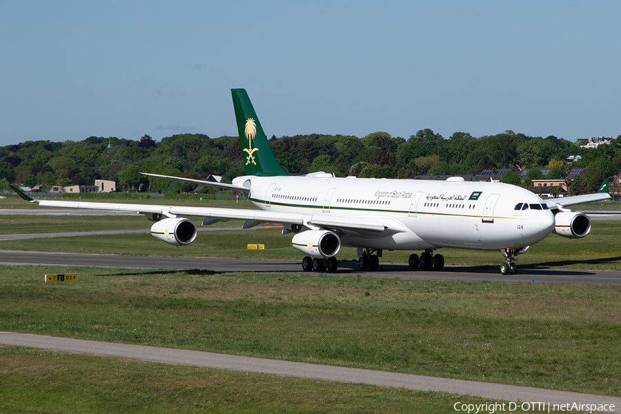 Saudi Arabian Government Airbus A340-213 (HZ-124) | Photo 508198