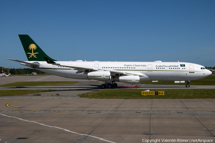 Saudi Arabian Government Airbus A340-213 (HZ-124) | Photo 508201