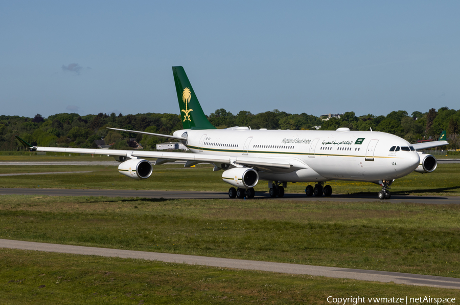 Saudi Arabian Government Airbus A340-213 (HZ-124) | Photo 509124