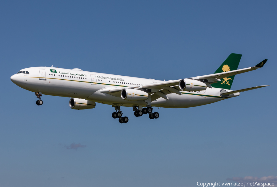 Saudi Arabian Government Airbus A340-213 (HZ-124) | Photo 509127