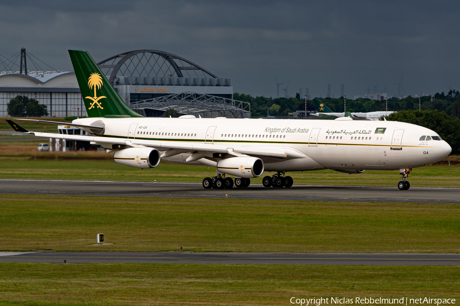 Saudi Arabian Government Airbus A340-213 (HZ-124) | Photo 515988