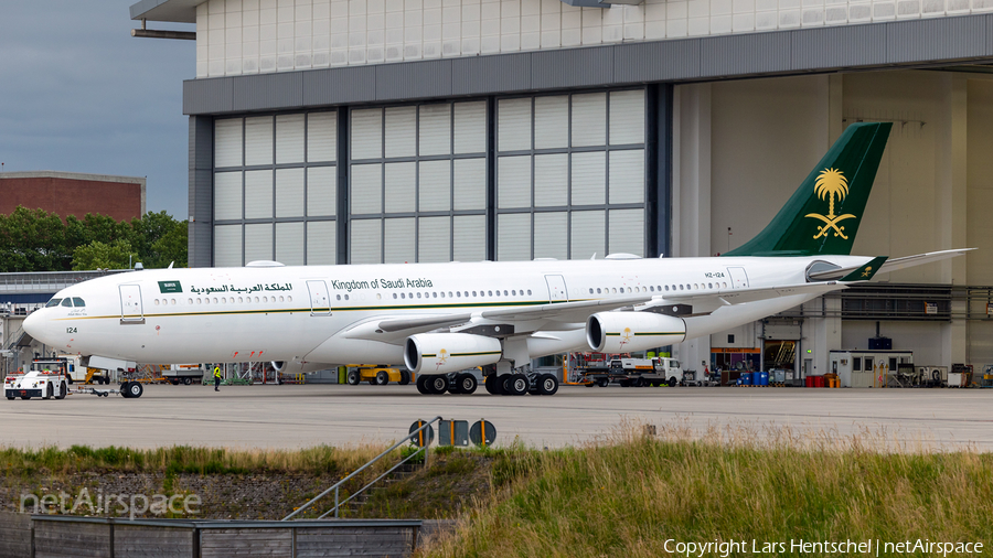 Saudi Arabian Government Airbus A340-213 (HZ-124) | Photo 516124