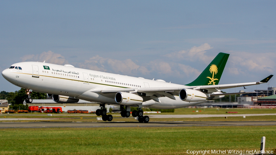 Saudi Arabian Government Airbus A340-213 (HZ-124) | Photo 517275